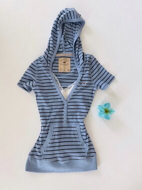 Hollister Light Blue & Navy Striped Short Sleeve Hooded Top